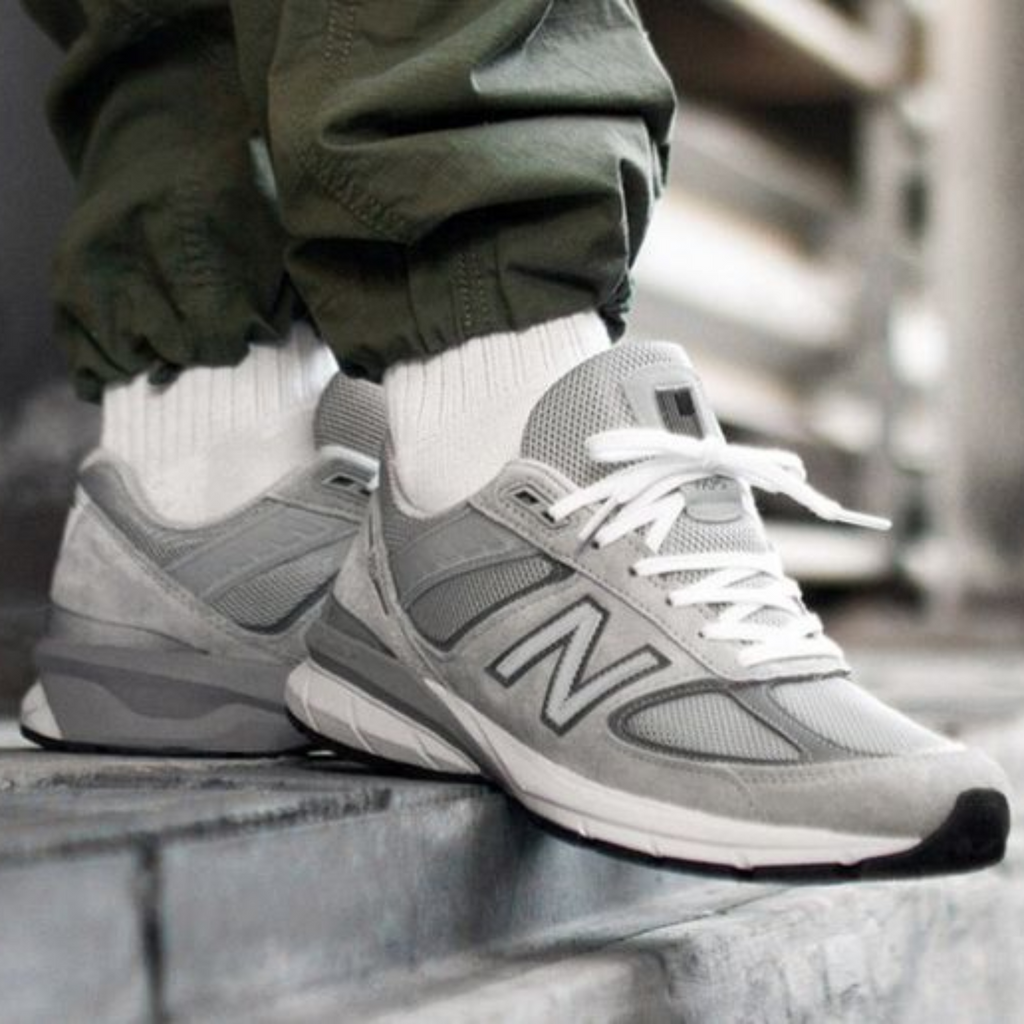 New Balance 990v5 Shoes